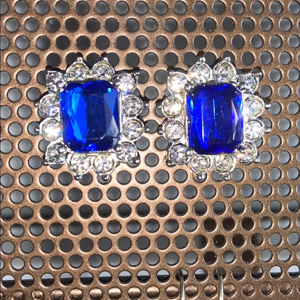 🎉HP🎉Blue and Silver Rhinestone Earrings - Picture 4 of 4